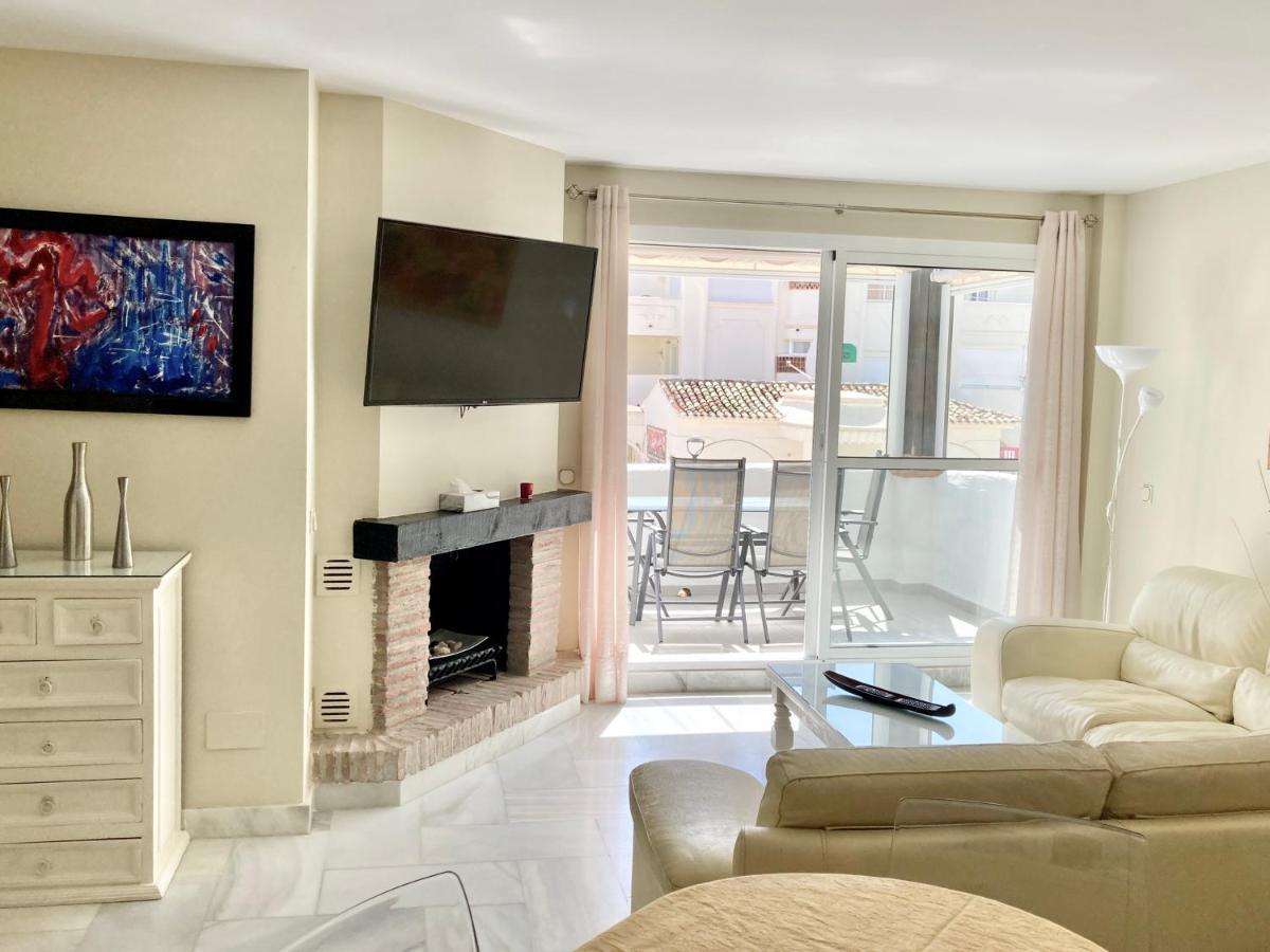 Apartamento En Puerto Marina 贝纳尔马德纳 外观 照片