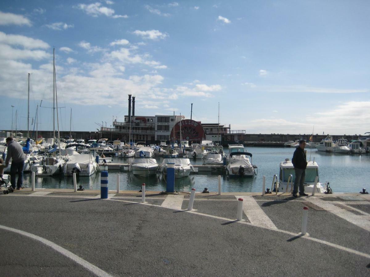 Apartamento En Puerto Marina 贝纳尔马德纳 外观 照片